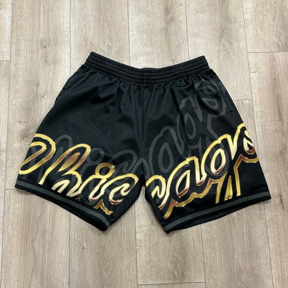 Mitchell & Ness Chicago Bulls Big Font Mesh Basketball Shorts size XXL 2XL B4 - Picture 1 of 5